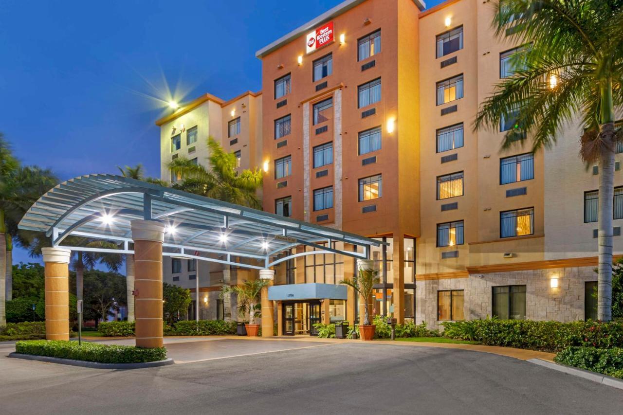 Western Miami Executive Airport And Hotel Country Walk