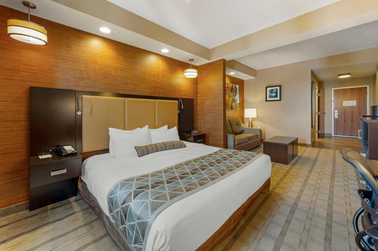 Western Miami Executive Airport And Hotel Country Walk