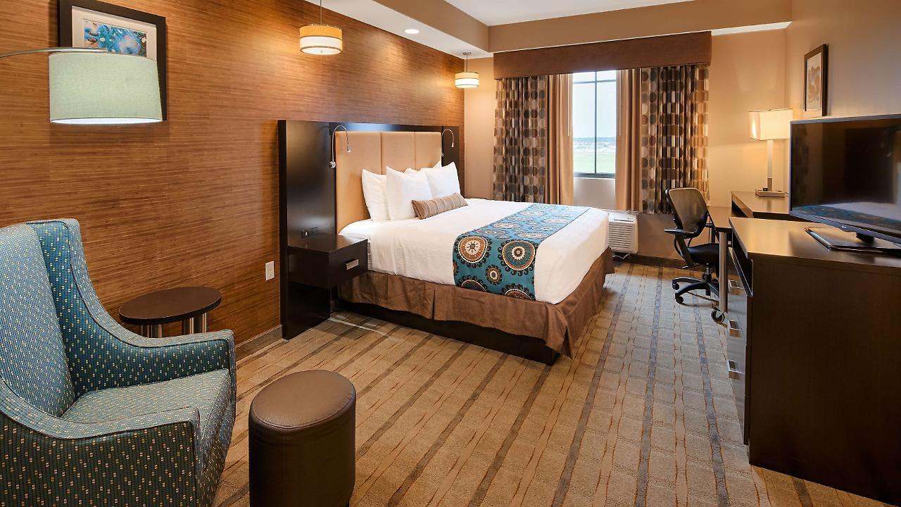 Western Miami Executive Airport And 3* Country Walk